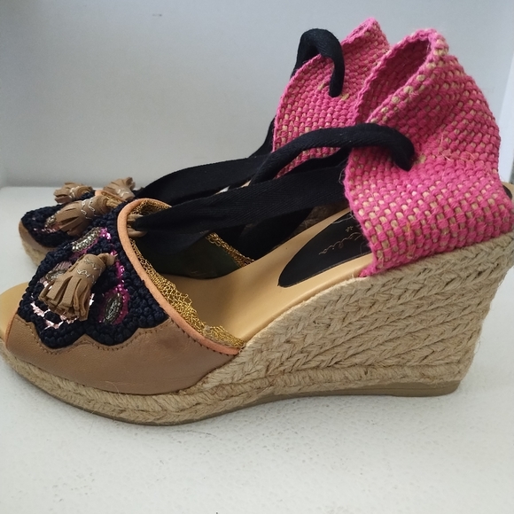 MEHER KAKALIA SHOES - Picture 4 of 10